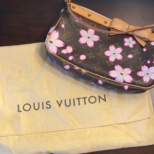 LV x Murakami pochette!